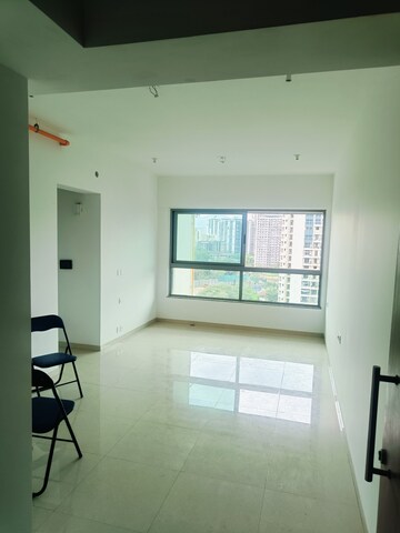 2 BHK Apartment For Rent in Kalpataru Immensa C, Kolshet Road