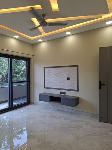 Furnished Amenities in 2.5 BHK Builder Floor at RWA Apartments Sector 26, Sector 26 – for Rent