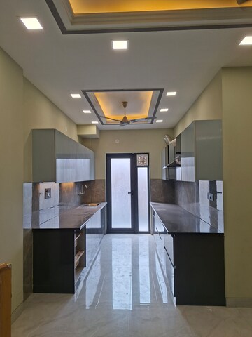 Kitchen in 2.5 BHK Builder Floor at RWA Apartments Sector 26, Sector 26 – for Rent