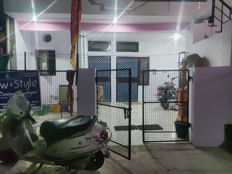 Living Room, sector 21d 3 Bedroom 900 Sq.Ft. Apartment In Sector 21d Faridabad 8717973