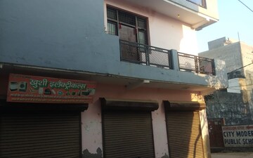Shop For Rent in Arun Vihar Sector 37, Sector 37