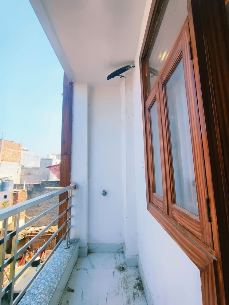 Balcony, dream-homes-properties-floors 2 Bedroom 540 Sq.Ft. Builder Floor In Uttam Nagar Delhi 8717957