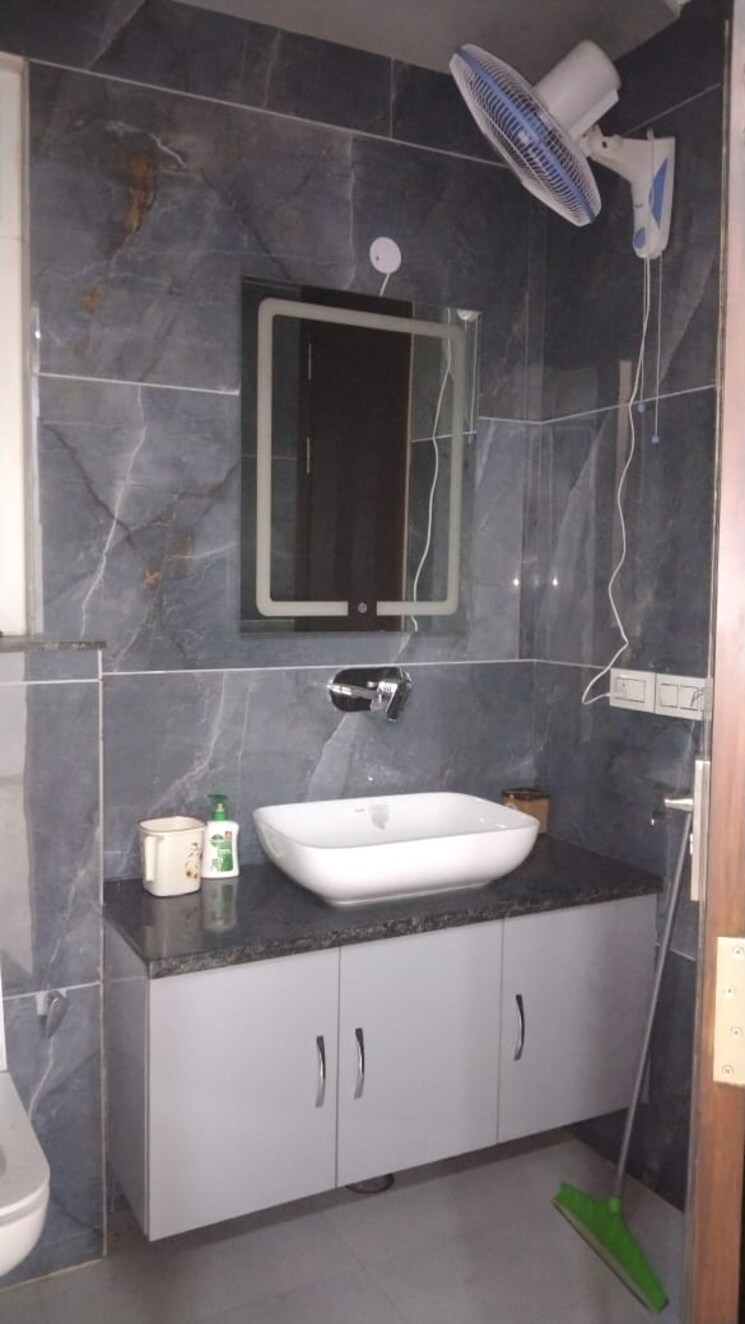 Bathroom, unitech-arcadia 4 Bedroom 2500 Sq.Ft. Builder Floor In South City 2 Gurgaon 8717989