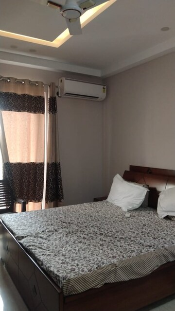 Bedroom in 4 BHK Builder Floor at Unitech Arcadia, South City 2 – for Rent
