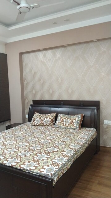 Bedroom in 4 BHK Builder Floor at Unitech Arcadia, South City 2 – for Rent