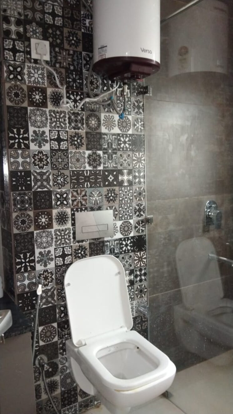 Bathroom, unitech-arcadia 4 Bedroom 2500 Sq.Ft. Builder Floor In South City 2 Gurgaon 8717989