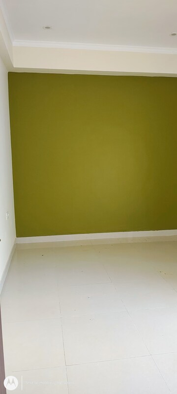 Room in 2 BHK Apartment at Touchwood The Woods Naubasta, Naubasta Kala – for Rent