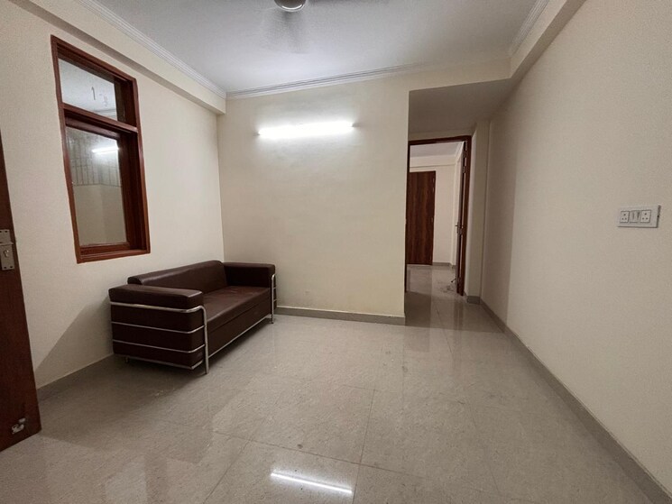 Living Room, freedom fighters enclave 1 Bedroom 450 Sq.Ft. Builder Floor In Freedom Fighters Enclave Delhi 8718009