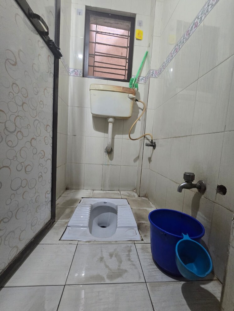 Bathroom, anand-vihar-complex 1 Bedroom 610 Sq.Ft. Apartment In Kalwa Thane 8718001