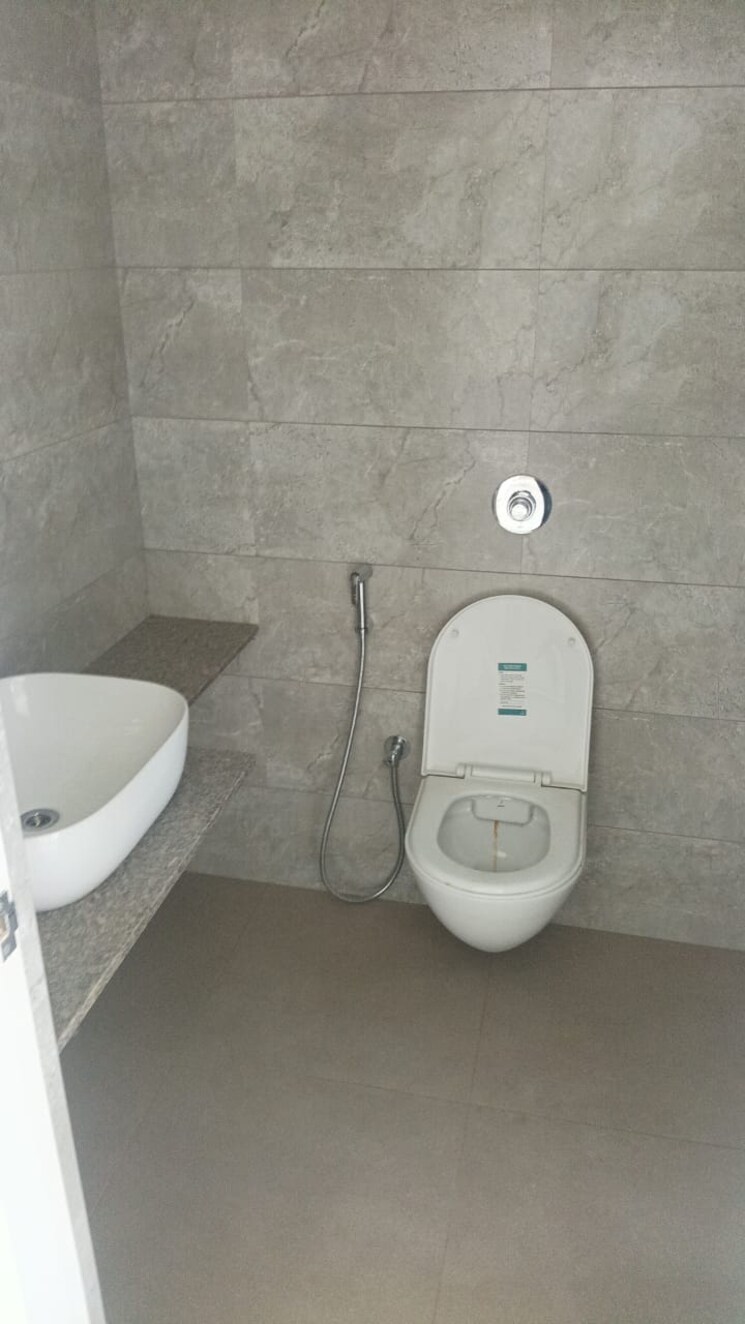 Bathroom, swati-parkside 4 Bedroom 1780 Sq.Ft. Apartment In Shela Ahmedabad 8718042