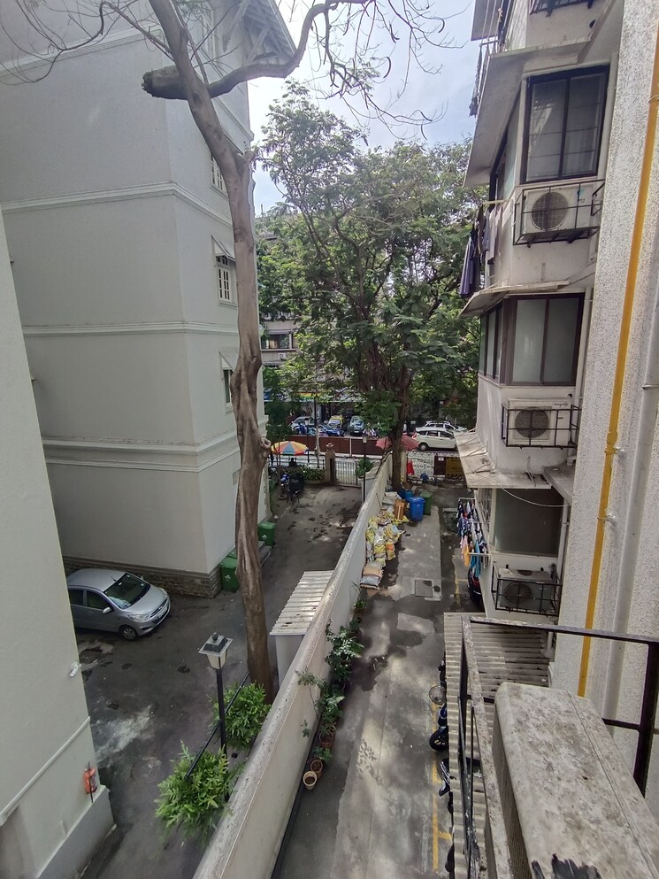 Balcony, sunita-apartments 1 Bedroom 500 Sq.Ft. Apartment In Colaba Mumbai 8718106