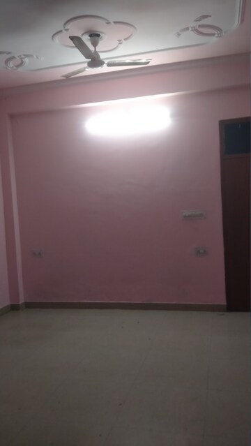 Room in 2 BHK Independent House at Gomti Nagar – for Rent