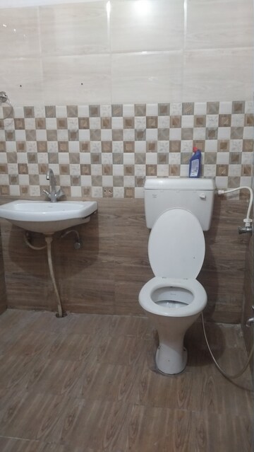 Bathroom in 2 BHK Independent House at Gomti Nagar – for Rent