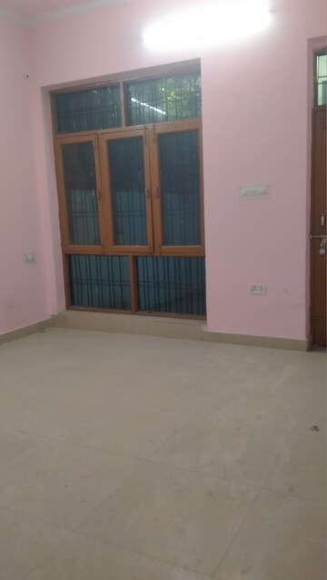 Room in 2 BHK Independent House at Gomti Nagar – for Rent