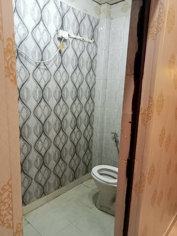 Bathroom in 1.5 BHK Builder Floor at Vishesh Khand, Gomti Nagar – for Rent