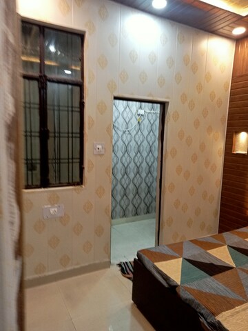 Bathroom in 1.5 BHK Builder Floor at Vishesh Khand, Gomti Nagar – for Rent