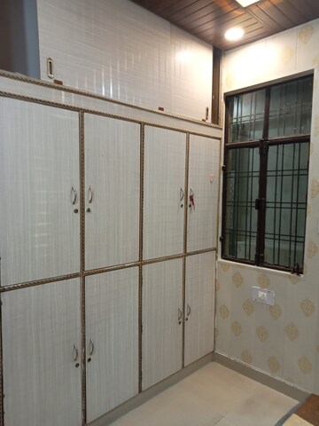Room in 1.5 BHK Builder Floor at Vishesh Khand, Gomti Nagar – for Rent
