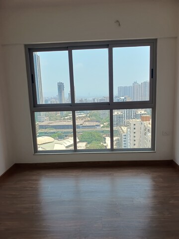 Room in 2 BHK Apartment at Piramal Revanta Tower 3 and 4, Mulund West – for Rent