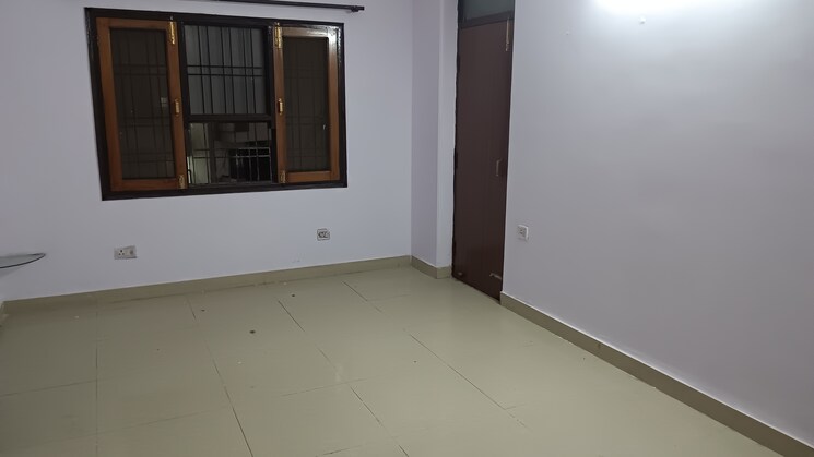 Room, gomti nagar 3 Bedroom 1600 Sq.Ft. Apartment In Gomti Nagar Lucknow 8718176