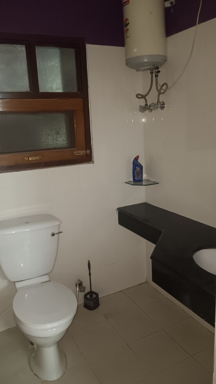 Bathroom, gomti nagar 3 Bedroom 1630 Sq.Ft. Apartment In Gomti Nagar Lucknow 8718177