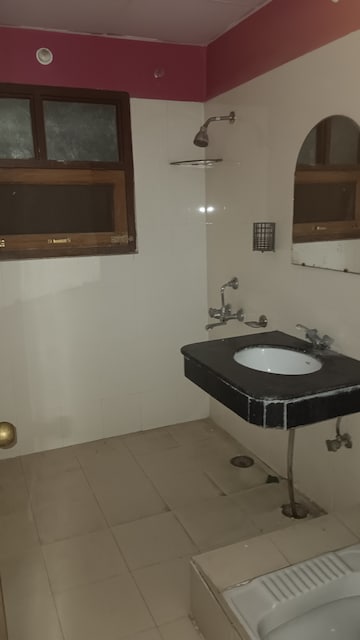 Bathroom in 3 BHK Apartment at Gomti Nagar – for Rent