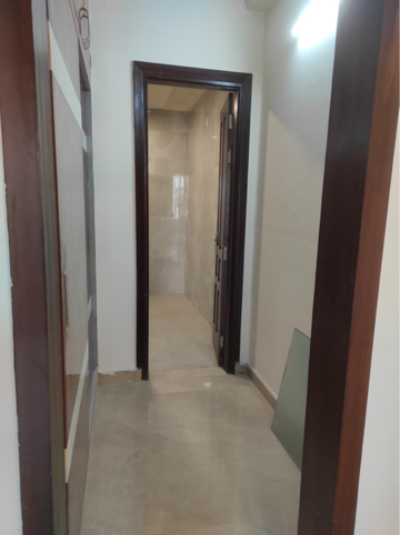 Building Lobby in 3 BHK Builder Floor at Sector 16 – for Sale