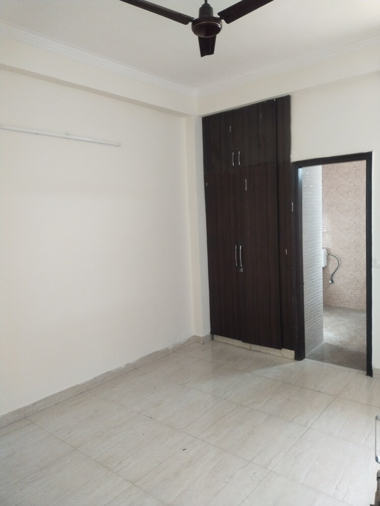 Room, sector 46 2 Bedroom 936 Sq.Ft. Builder Floor In Sector 46 Gurgaon 8718355