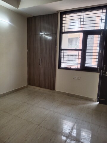 Room in 2 BHK Builder Floor at Sector 46 – for Rent