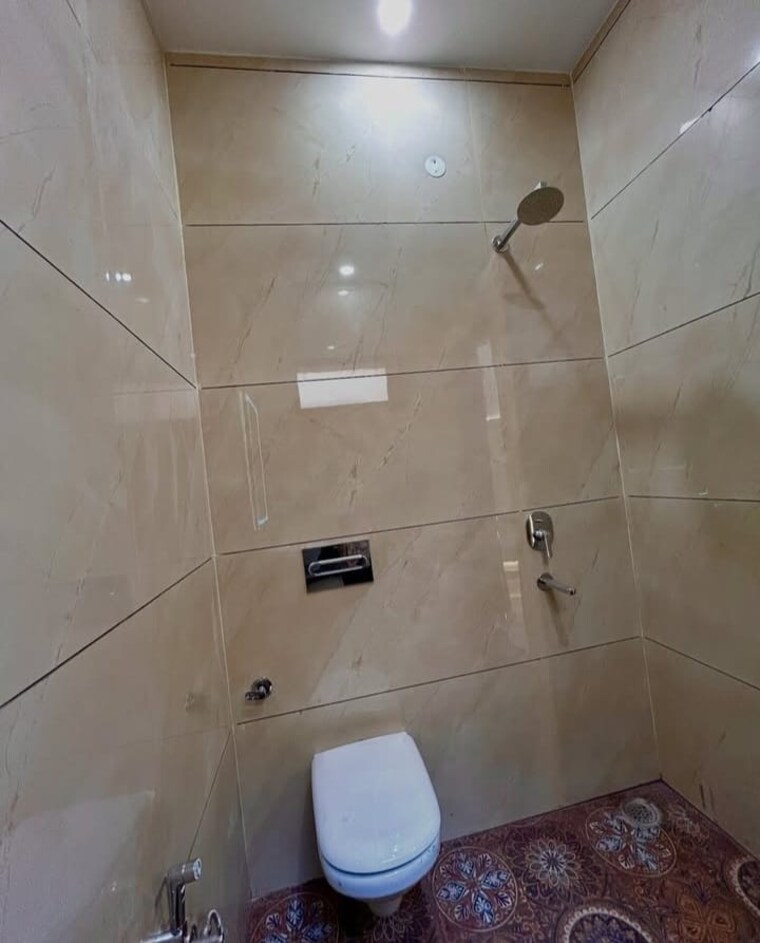 Bathroom, sector 32 3 Bedroom 2700 Sq.Ft. Builder Floor In Sector 32 Faridabad 8718379