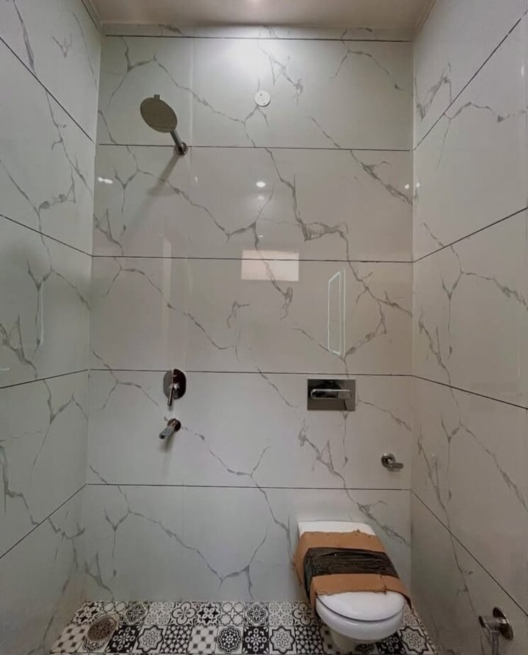 Bathroom, sector 32 3 Bedroom 2700 Sq.Ft. Builder Floor In Sector 32 Faridabad 8718379