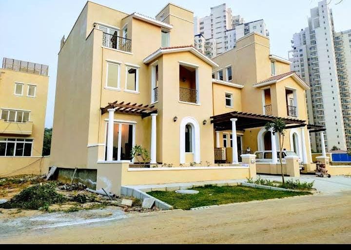 5 BHK + Servant Room Villa For Rent in Emaar Marbella