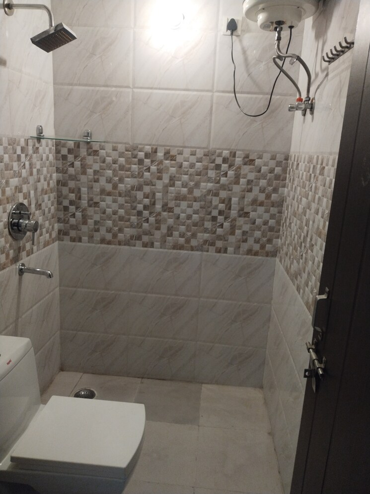 Bathroom, sector 46 1 Bedroom 900 Sq.Ft. Builder Floor In Sector 46 Gurgaon 8718411