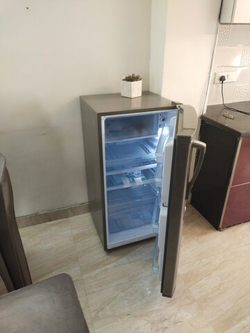 Master Bedroom in 1 BHK Builder Floor at Sector 46 – for Rent