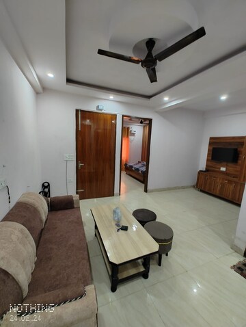 Living Room in 2 BHK Builder Floor at Sector 42 – for Rent