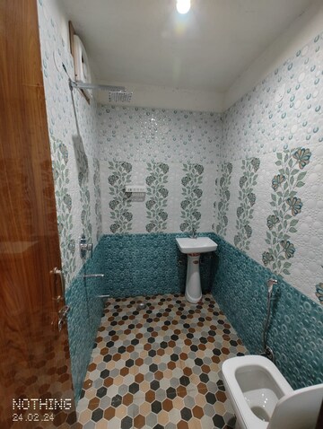 Bathroom in 2 BHK Builder Floor at Sector 42 – for Rent