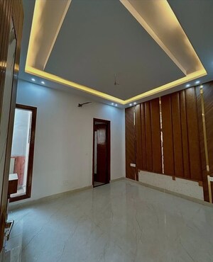 Room in 3 BHK Builder Floor at Sector 35 – for Sale