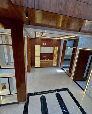 Furnished Amenities in 3 BHK Builder Floor at Sector 35 – for Sale