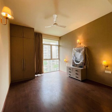 Room in 3 BHK Apartment at Ireo Victory Valley, Ramgarh Dhani – for Rent