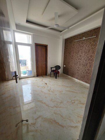 Room in 2 BHK Apartment at Knowledge Park V Greater Noida – for Sale