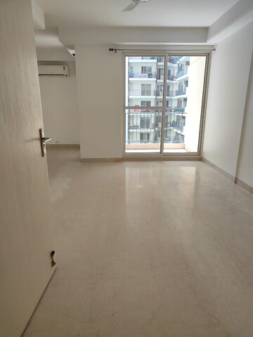Room in 3 BHK Apartment at Bestech Park View Sanskruti, Sector 92 – for Rent