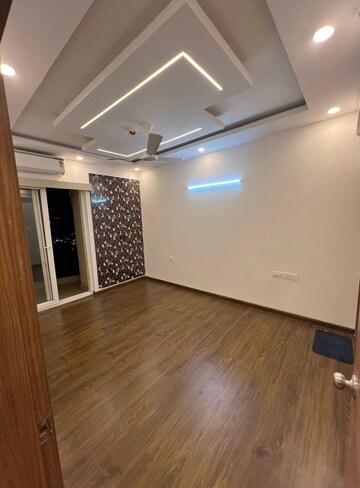 Room in 3.5 BHK Apartment at ATS Nobility, Sector 4 Greater Noida – for Rent