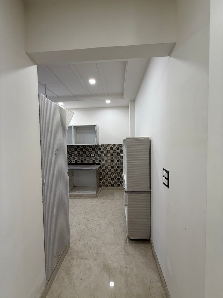 Kitchen, sector 28 3 Bedroom 250 Sq.Yd. Builder Floor In Sector 28 Faridabad 8718641