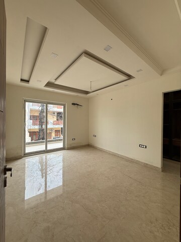 Room in 3 BHK Builder Floor at Sector 28 – for Sale