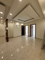 3 BHK + Pooja Room,Servant Room,Study Room,Extra Room 250 Sq.Yd. Builder Floor in Sector 28