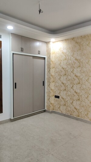 Room in 3 BHK Builder Floor at Fidato Honour Homes, Sector 89 – for Sale