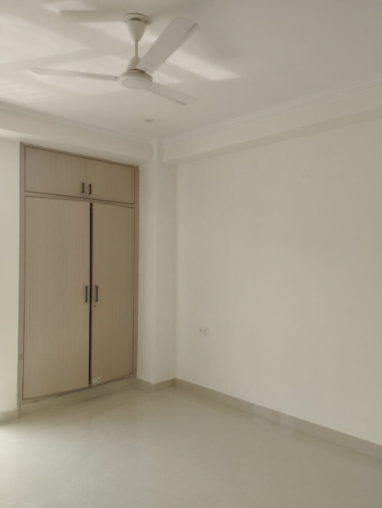 Room, sector 57 3 Bedroom 205 Sq.Yd. Builder Floor In Sector 57 Gurgaon 8718648