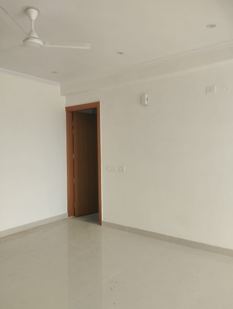 Room, sector 57 3 Bedroom 205 Sq.Yd. Builder Floor In Sector 57 Gurgaon 8718648