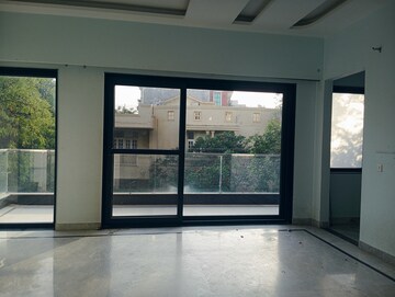Room in 4 BHK Builder Floor at DLF Pink Town House, Dlf City Phase 3 – for Rent