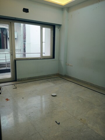 Room in 4 BHK Builder Floor at DLF Pink Town House, Dlf City Phase 3 – for Rent