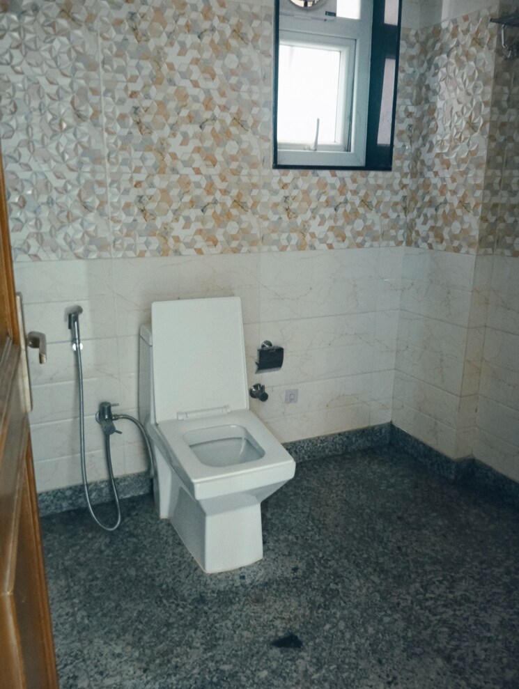 Bathroom, dlf-pink-town-house 4 Bedroom 300 Sq.Ft. Builder Floor In Dlf City Phase 3 Gurgaon 8718696